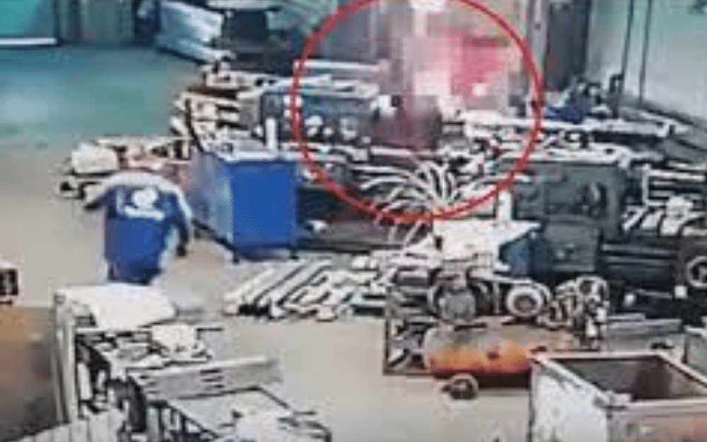 Lathe Machine Incident Video - Shocking Video of Lathe Machine Accident