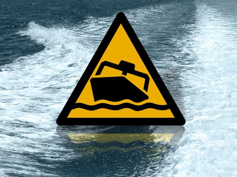Sea image showing a sign of danger